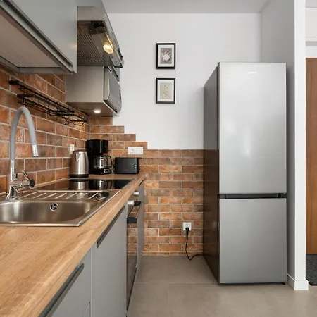 Kamienna Krzyki With Free Garage By Renters Wrocław