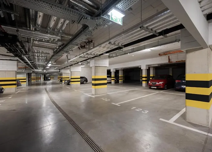 Kamienna Krzyki With Free Garage By Renters Διαμέρισμα *